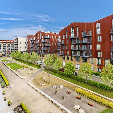 Stylish Surrey Quays Apartment - 10 Mins From Station Londra Esterno foto